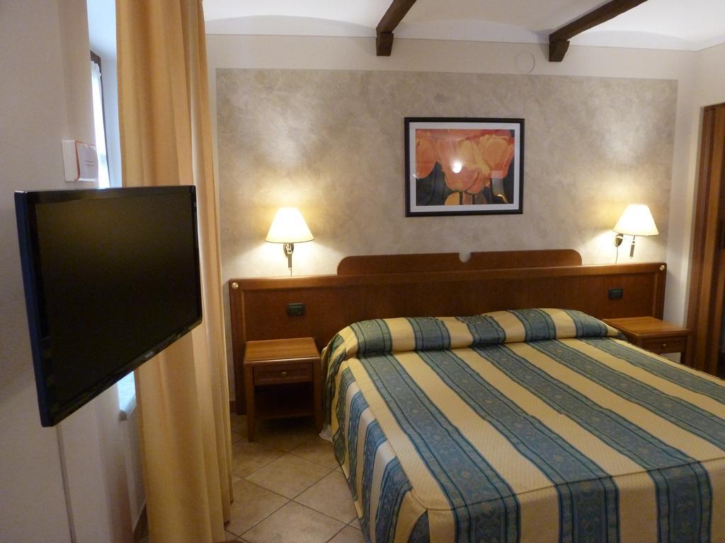 La Cascina Di Villa Due Narzole Buitenkant foto