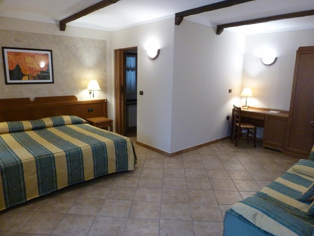 La Cascina Di Villa Due Narzole Buitenkant foto