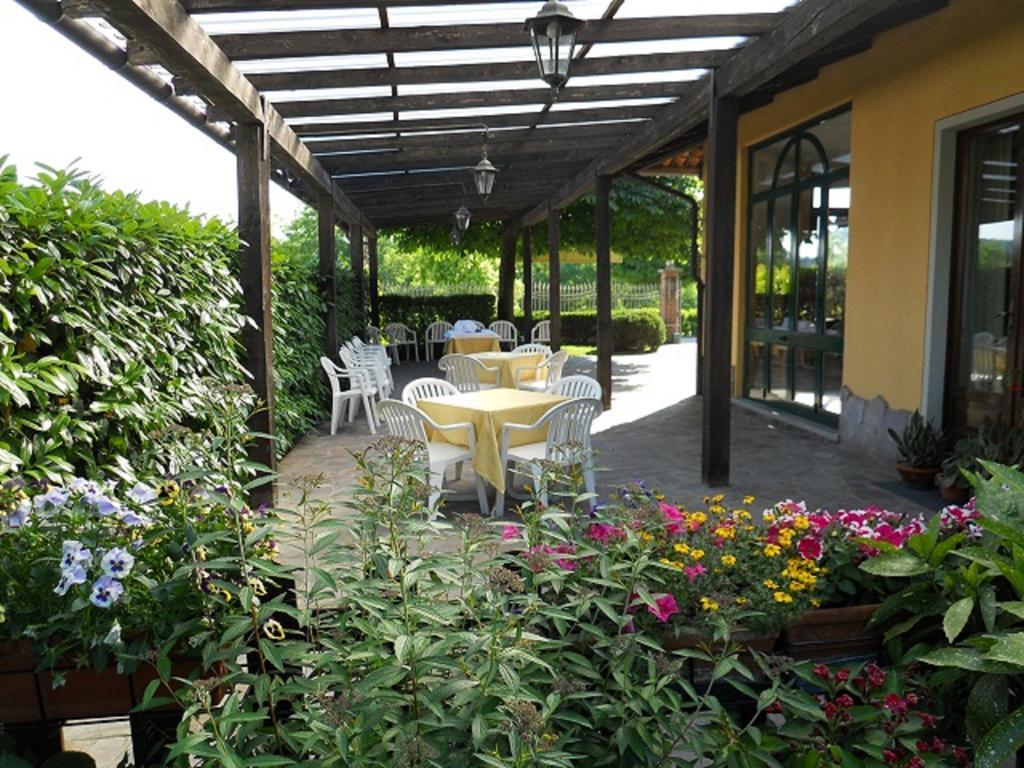 La Cascina Di Villa Due Narzole Buitenkant foto
