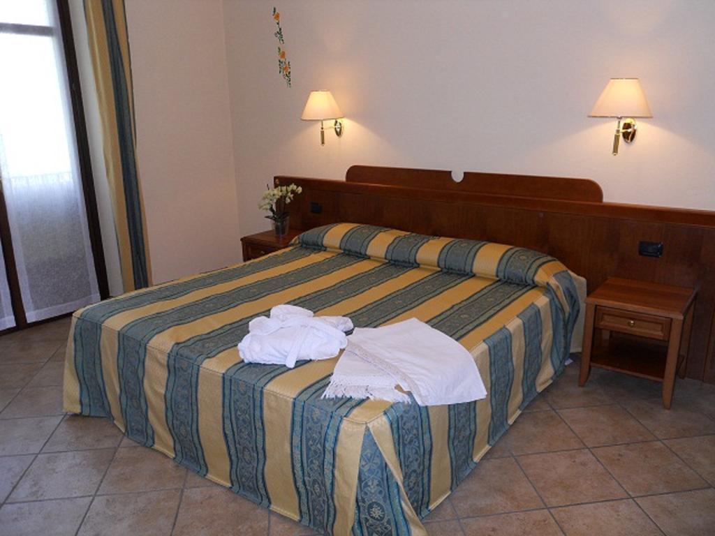 La Cascina Di Villa Due Narzole Buitenkant foto